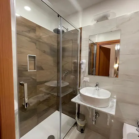B&B Centrale 4* גלה