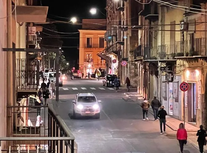 B&B Centrale 住宿加早餐酒店 4*